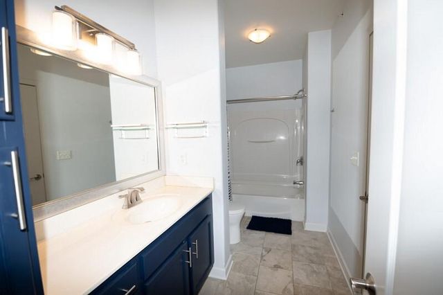 1619 N Farwell AVENUE #201, Milwaukee, WI 53202