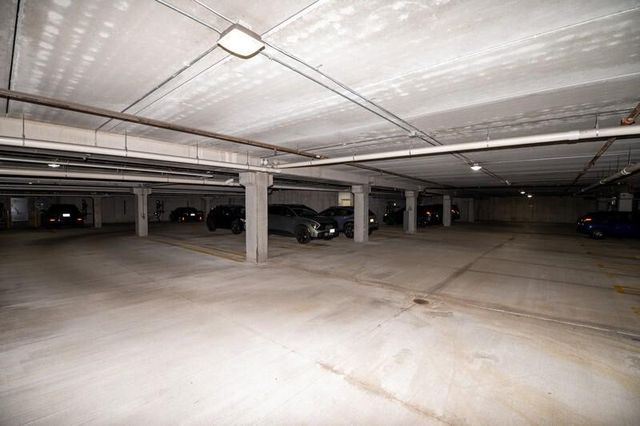 1619 N Farwell AVENUE #201, Milwaukee, WI 53202