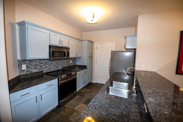 1619 N Farwell AVENUE #201, Milwaukee, WI 53202