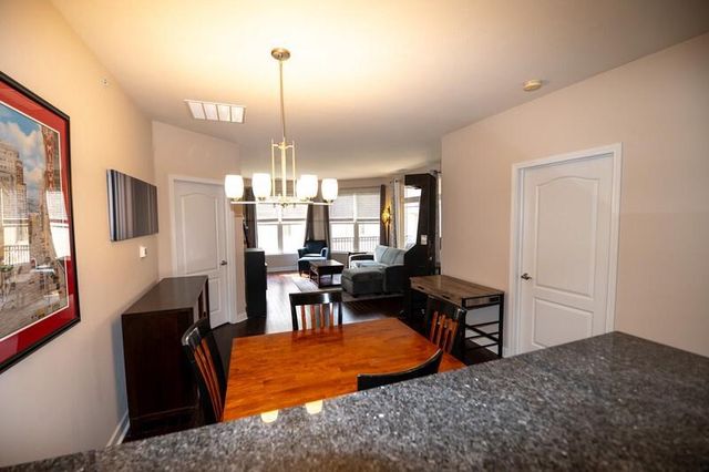 1619 N Farwell AVENUE #201, Milwaukee, WI 53202