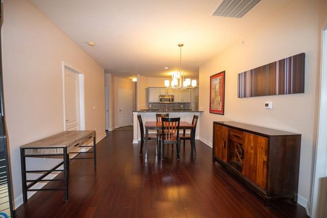 1619 N Farwell AVENUE #201, Milwaukee, WI 53202