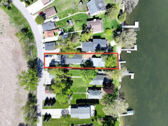 W944 Shorewood DRIVE, East Troy, WI 53120