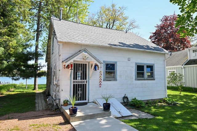 W944 Shorewood DRIVE, East Troy, WI 53120