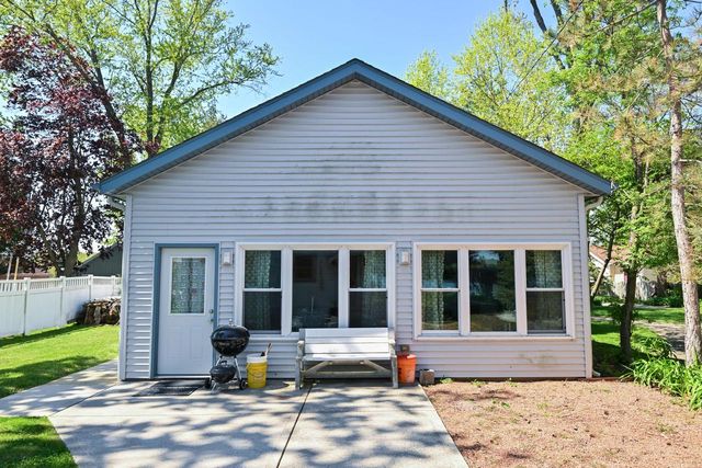 W944 Shorewood DRIVE, East Troy, WI 53120
