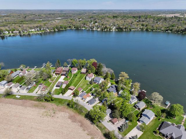 W944 Shorewood DRIVE, East Troy, WI 53120