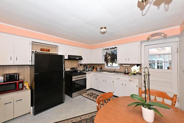 W944 Shorewood DRIVE, East Troy, WI 53120