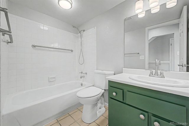 240 Quail Ridge Circle, Littleton, CO 80126