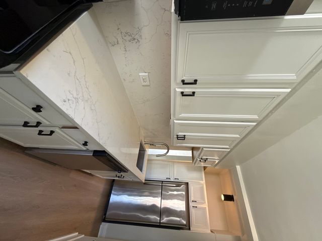 1211 N LASALLE Street 401, Chicago, IL 60610