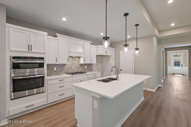 10509 Vista View Dr, Louisville, KY 40291