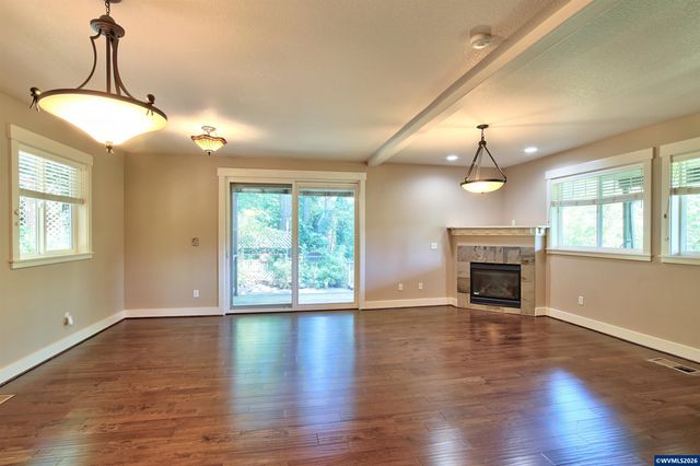 957 SW Fellows St, Mcminnville, OR 97128