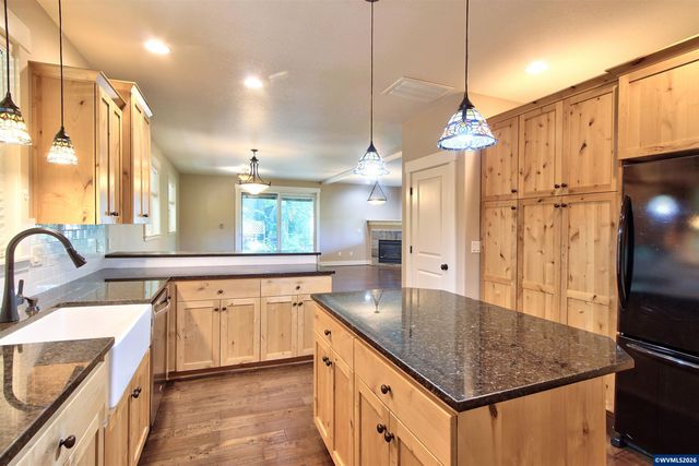 957 SW Fellows St, Mcminnville, OR 97128