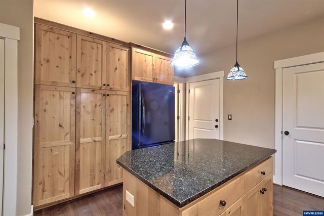 957 SW Fellows St, Mcminnville, OR 97128