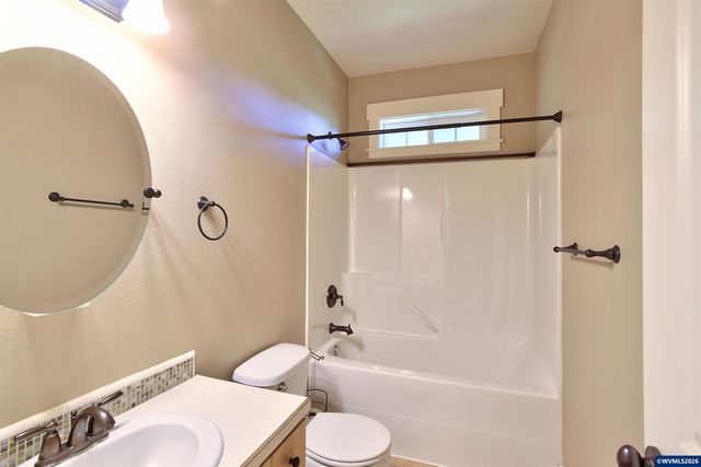 957 SW Fellows St, Mcminnville, OR 97128