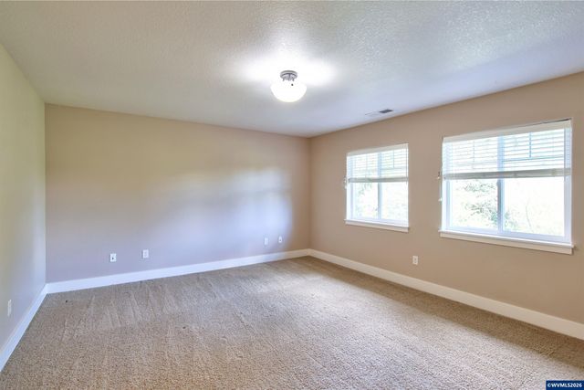 957 SW Fellows St, Mcminnville, OR 97128