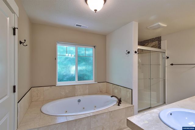 957 SW Fellows St, Mcminnville, OR 97128
