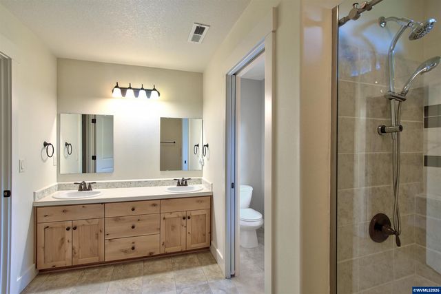 957 SW Fellows St, Mcminnville, OR 97128