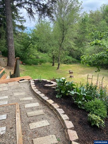 957 SW Fellows St, Mcminnville, OR 97128