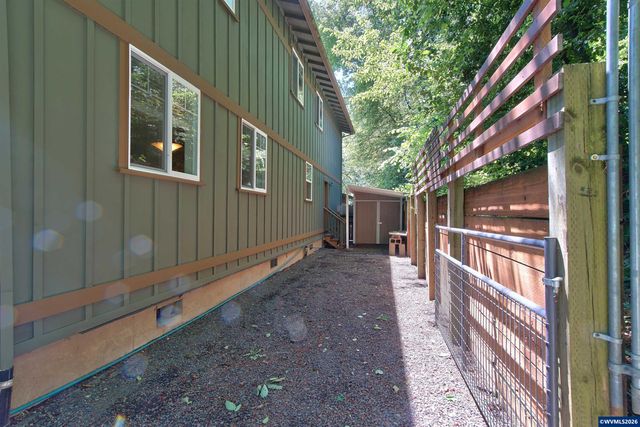 957 SW Fellows St, Mcminnville, OR 97128