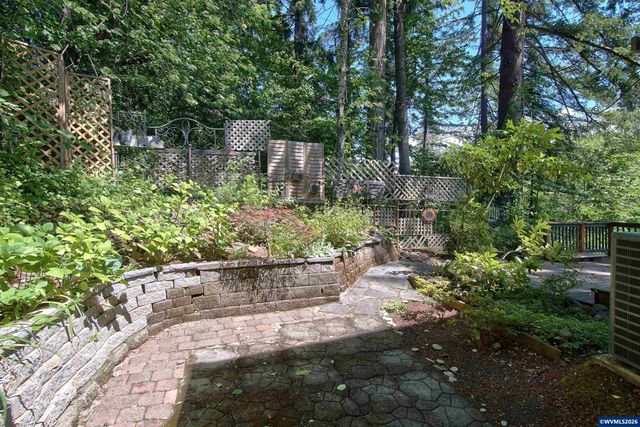 957 SW Fellows St, Mcminnville, OR 97128