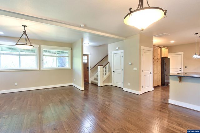 957 SW Fellows St, Mcminnville, OR 97128