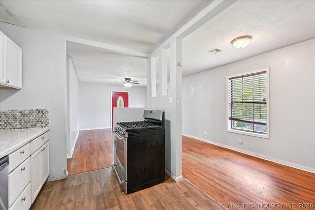 2420 N Oxford Avenue, Tulsa, OK 74115