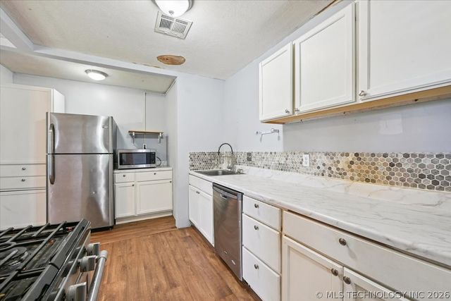 2420 N Oxford Avenue, Tulsa, OK 74115