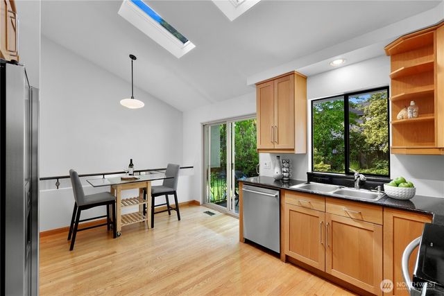 13800 SE 21st Street, Bellevue, WA 98005