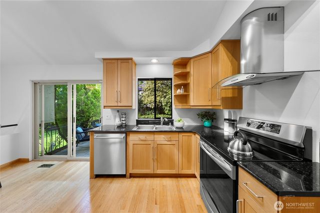 13800 SE 21st Street, Bellevue, WA 98005