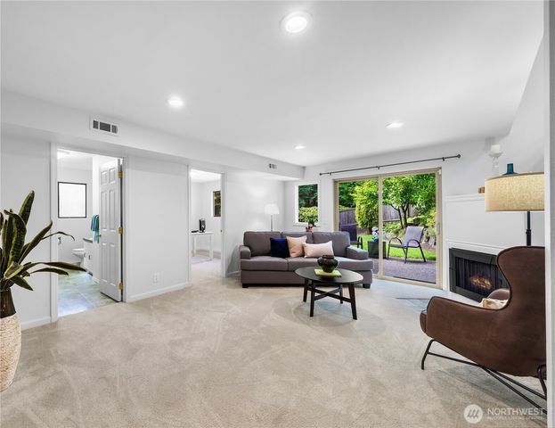 13800 SE 21st Street, Bellevue, WA 98005