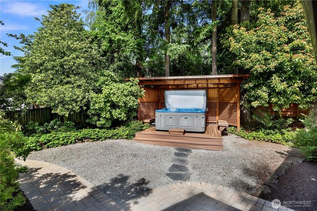 13800 SE 21st Street, Bellevue, WA 98005