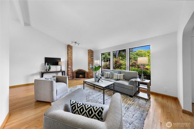 13800 SE 21st Street, Bellevue, WA 98005