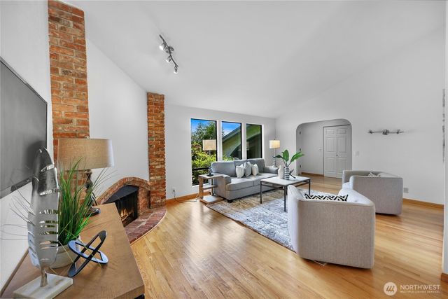 13800 SE 21st Street, Bellevue, WA 98005