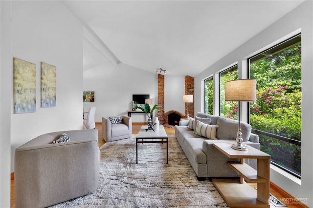 13800 SE 21st Street, Bellevue, WA 98005