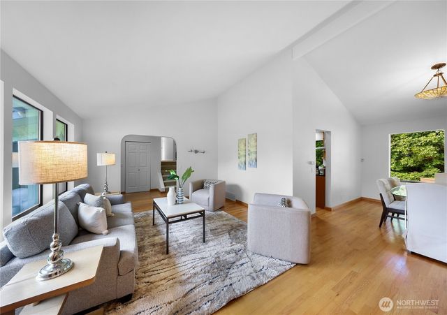 13800 SE 21st Street, Bellevue, WA 98005