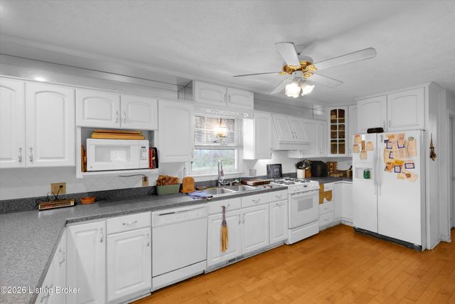 384 Indian Trace, Shepherdsville, KY 40165