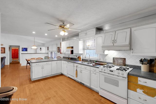 384 Indian Trace, Shepherdsville, KY 40165