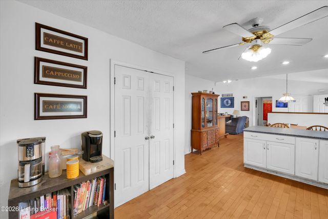 384 Indian Trace, Shepherdsville, KY 40165