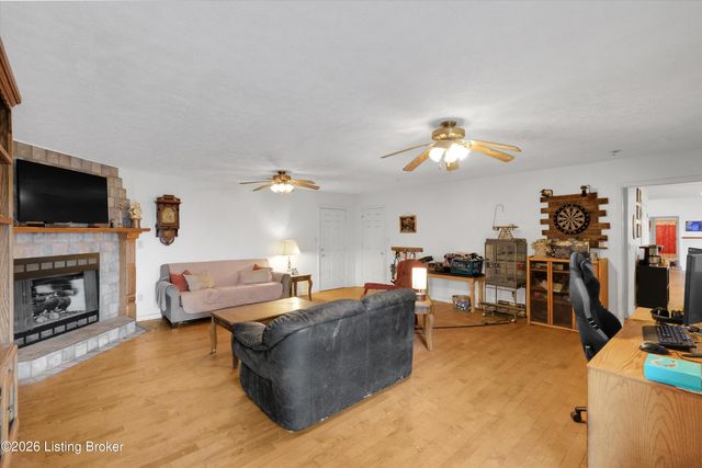 384 Indian Trace, Shepherdsville, KY 40165