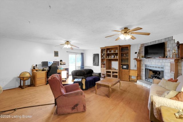 384 Indian Trace, Shepherdsville, KY 40165