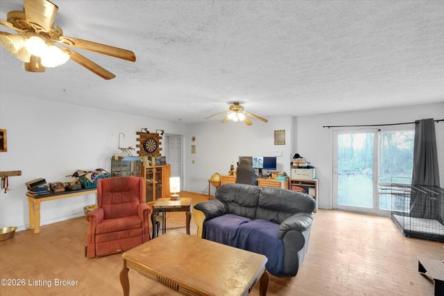 384 Indian Trace, Shepherdsville, KY 40165