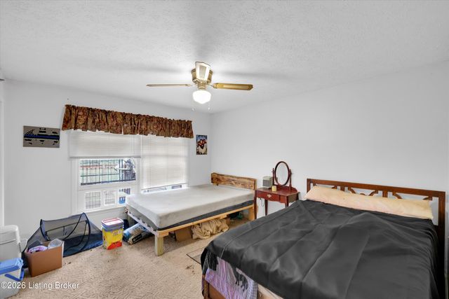 384 Indian Trace, Shepherdsville, KY 40165