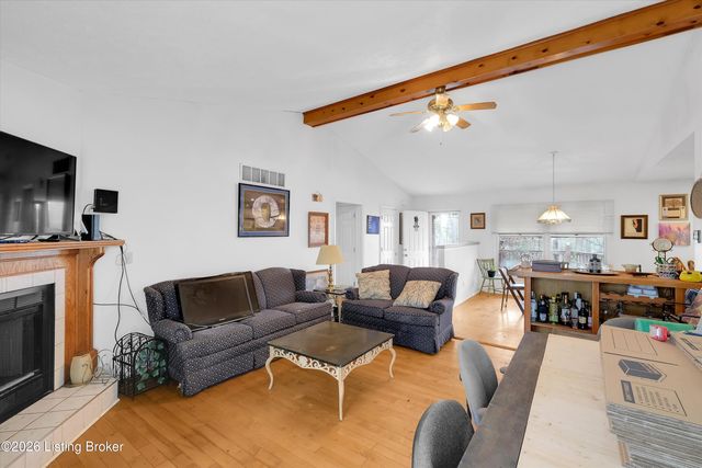 384 Indian Trace, Shepherdsville, KY 40165