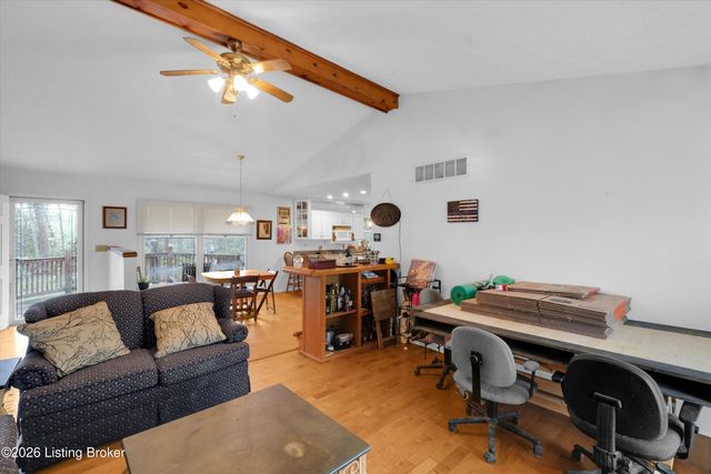 384 Indian Trace, Shepherdsville, KY 40165