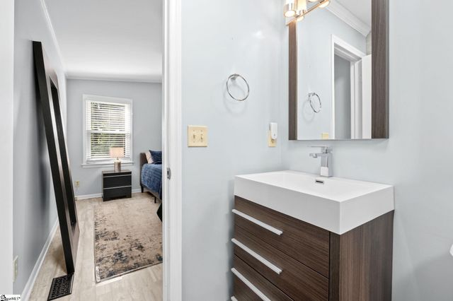 1009 Summit Drive, Greenville, SC 29609