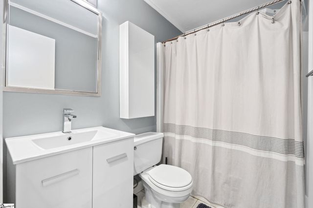 1009 Summit Drive, Greenville, SC 29609