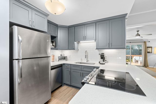 1009 Summit Drive, Greenville, SC 29609