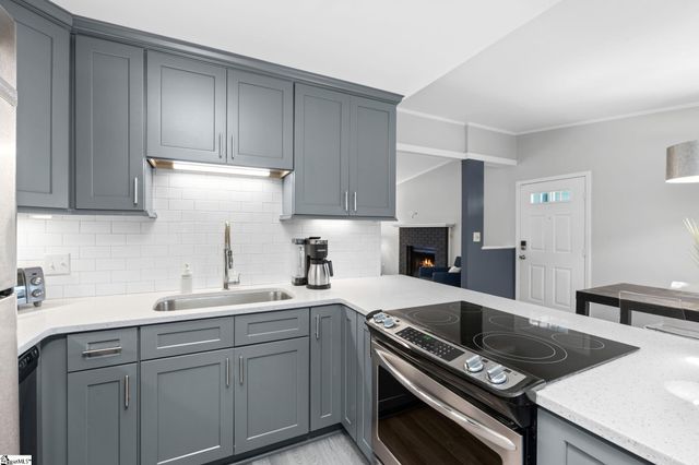 1009 Summit Drive, Greenville, SC 29609