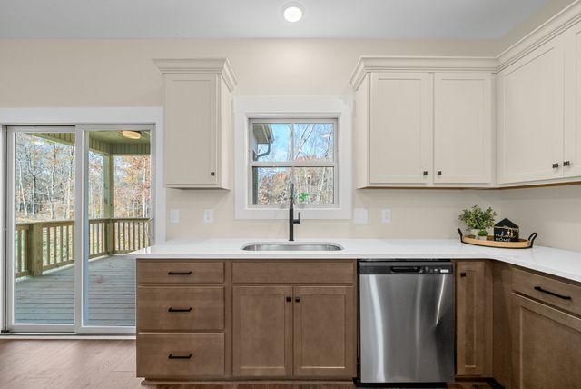 190 Dewberry Ct, Clarksville, TN 37042