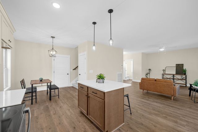 190 Dewberry Ct, Clarksville, TN 37042