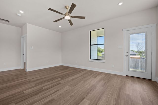 2623 Creekview Drive, Granbury, TX 76048